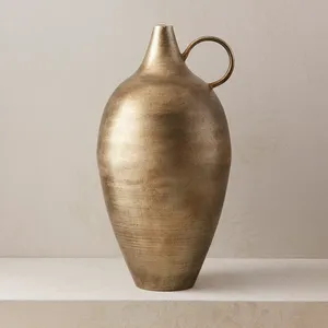 Vase en fer artisanal moderne et artistique, design côtier, écologique, de haute qualité, vase à fleurs de table, espaces de vie élégants, fini - Product Image 4