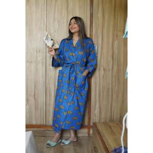 ชุดคลุมลำลองสำหรับผู้หญิง แบรนด์ Wild and Free ผ้าทอเนื้อนุ่ม ระบายอากาศได้ดี มีเชือกผูกสำหรับใช้ในบ้าน งานแต่งงาน หรือใช้ในชีวิตประจำวัน - Product Image 3