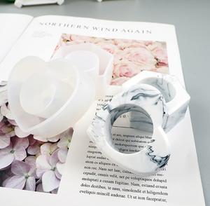 Servilleteros de resina con diseño geométrico bellamente elaborados con salpicaduras onduladas negras para decoración de hoteles y restaurantes - Product Image 1