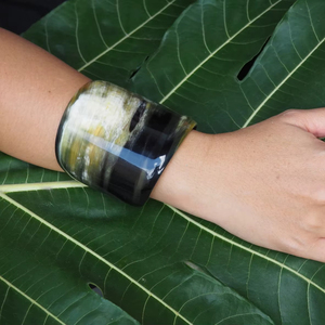 Brazaletes de Cuerno de Búfalo Natural, Joyería Artesanal de Cuerno de Búfalo - Product Image 1