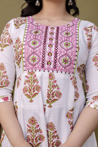 Anarkali en rayonne imprimée, robe indienne traditionnelle pour les fêtes et les occasions spéciales, style longue robe Anarkali Kurta pour femmes, cadeau pour elle - Product Image 6