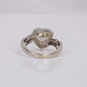 Lujoso anillo de compromiso de diamante cultivado en laboratorio chapado en oro sólido Corte en forma de corazón amarillo Certificado IGI para cumpleaños de niñas - Product Image 5