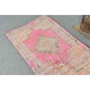 พรมวินเทจสไตล์ตุรกี ขนาด 2.2x10.1 ฟุต สีชมพู-น้ำตาล ลายดอกไม้ - Product Image 5