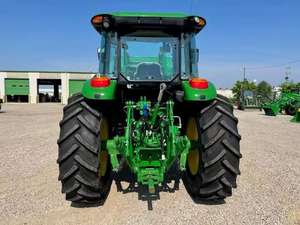 Tractor de Ruedas John 1026R 4WD de 70HP de Alta Calidad para Uso Multifuncional en Granjas, con Motor, Caja de Cambios y Bomba de Engranajes - Product Image 3