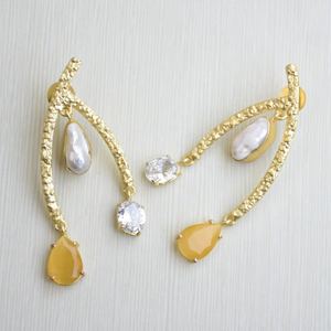 Boucles d'oreilles de luxe prêtes à être expédiées avec pierres précieuses, revêtement en or brillant et qualité artisanale, bijoux faits à la main - Product Image 4