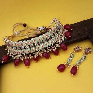 Conjunto de joyería fina Kriaa, Collar chapado en oro con Meenakari verde y rosa y piedra austriaca - Product Image 1