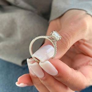 Bague de fiançailles personnalisée de luxe en argent sterling 925 14K or blanc VVS avec diamant certifiée IGCI pour la fête de mariage des femmes - Product Image 4