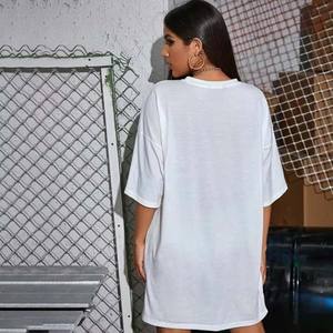 Venta al por mayor de alta calidad de las mujeres de impresión gráfica de verano streetwear cuello redondo cómodo de algodón de gran tamaño camiseta de las mujeres - Product Image 4