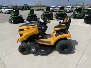 Potente tractor cortacésped Cub Cadet LX42 KH en venta - Product Image 3