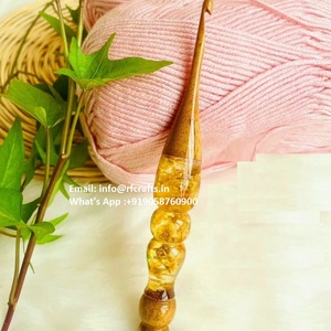 Crochet en bois de résine fait main de luxe Aiguilles à tricoter de qualité supérieure Outils de couture sur mesure - Product Image 5