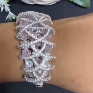 สร้อยข้อมือหินสีเงินแบบปรับได้สำหรับสวมใส่ในงานปาร์ตี้และสวมใส่ทันสมัยสำหรับผู้หญิงและเด็กผู้หญิง - Product Image 1