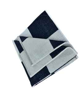 Serviette de plage en velours de haute qualité 75x150 cm motif à carreaux noir et blanc 360 GSM coton personnalisable pour un usage quotidien - Product Image 3