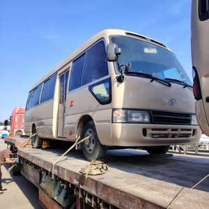 Mini-bus 30 places 2022, moteur diesel, boîte automatique, couleur foncée, en promotion, sans accident et prêt à l'emploi - Product Image 3