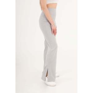 Pantalones Acampanados Grises con Abertura Lateral para Mujer al por Mayor de LUSTRIN - Elegantes Pantalones de Viscosa y Poliéster para Boutiques - Product Image 1