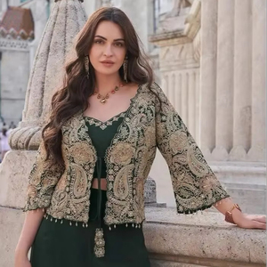 Elegante nuevo diseñador para mujer Festival Wear Heavy Rayon Kurtis Set con hermoso trabajo de estampado de cuatro lados Aspecto elegante - Product Image 1