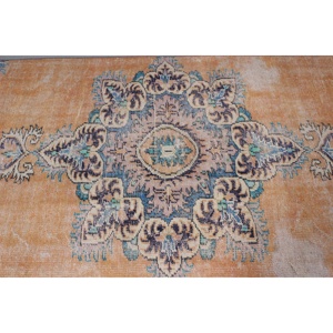 Alfombra Vintage de 3.6x10 pies, Alfombra Turca, Alfombra con Estampado Animal Azul y Naranja - Product Image 5