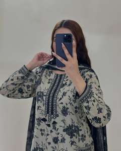 Traje Salwar de seda con estampado digital de diseñador vestido largo Kameez pakistaní de estilo moderno para fiestas de boda indio pakistaní - Product Image 4