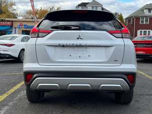 Mitsubishi Eclipse Cross SEL S-AWC 2024 blanc, conduite à gauche, d'occasion, toit ouvrant, démarrage à distance, sièges en cuir, automatique, jantes en alliage - Product Image 4