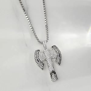 Collier pendentif hip-hop en diamant moissanite VVS de conception optimale, serti de pierres, avec plaqué or, argent 925, design hache viking, tendance - Product Image 4