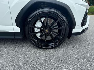 Offre exceptionnelle : Lamborghini Urus d'occasion 2019, propre et prête à être expédiée - Product Image 3