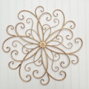 Elegante arte de pared de metal de hierro forjado con patrones abstractos cortados con láser perfectos para mejorar interiores sofisticados - Product Image 1