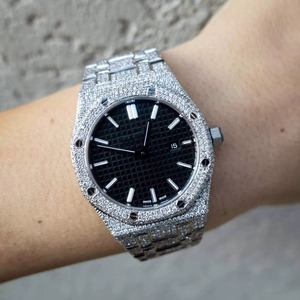 นาฬิกาแฟชั่นสำหรับผู้ชายสีขาวมอสซิเนตพร้อมสายรัดโลหะปรับได้ - Product Image 3