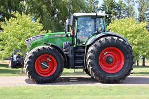 Tracteur Fendt 1050 Vario puissant, modèle de tracteur Fendt à vendre, tracteurs Fendt économiques à vendre, moteur à faible consommation de carburant, puissant - Product Image 3