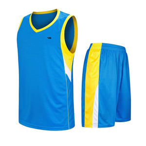 Ensemble d'uniformes de basket-ball personnalisés unisexe Combinaison d'entraînement avec chemise et short imprimés Vêtements de sport pour jeunes Technique de sublimation au Pakistan - Product Image 5