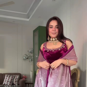 Ensemble haut et pantalon en velours de viscose brodé lourd avec travail de séquence, de style indien, pour les occasions spéciales, avec dupatta brodé en organza - Product Image 1