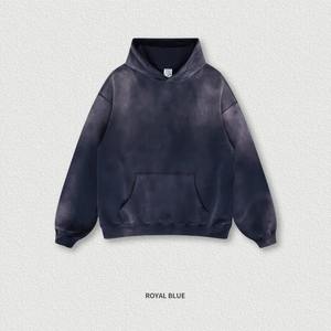 เสื้อฮู้ดผู้ชายแบบสวมหัวมีฮู้ดโอเวอร์ไซส์ลายพิมพ์หน้าจอโอเวอร์ไซส์ลายกราฟฟิกแบบกำหนดเองน้ำหนักมาก - Product Image 2