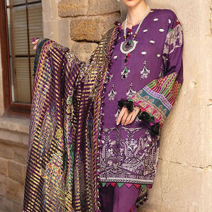 Nouvelle collection de créateurs ethniques punjabi 2025 dernière conception brodée robe en lin de créateurs pakistanais de couleur violette pour les femmes - Product Image 4