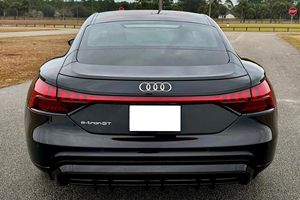 Excellent état, Audi e-tron GT Quattro Prestige 2022 d'occasion, double moteur, transmission intégrale - Product Image 1