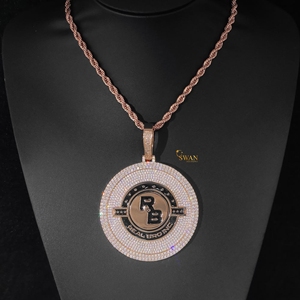 Lujo 925 plata esterlina Moissanite diamante redondo Logo colgante Iced Out Hip Hop medallón collar declaración regalo para él - Product Image 5