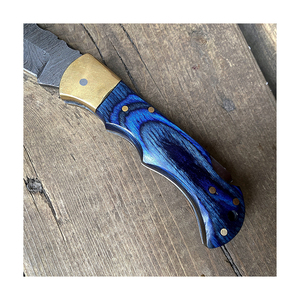 Couteau de poche pliant en acier damas fait à la main avec manche en corne couteau de camping en bois personnalisé Unique cadeau personnalisé - Product Image 3