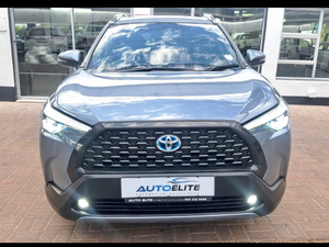 Voiture d'occasion de qualité à prix abordable, Toyota Corolla Cross 1.8 XS Hybride 2024, conduite à droite - Product Image 3