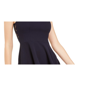 Abito Subacqueo Junior Blu Navy con Pizzo Paillettato sul Retro, Comodo Modello a Trapezio con Vita Naturale, Taglia 11, Decorato con Cuori - Product Image 3