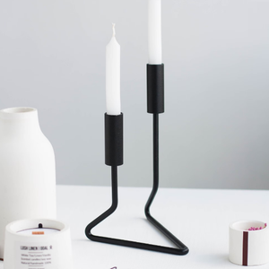 Bougeoir en métal noir fait à la main Bougeoir décoratif de table pour la maison et les fêtes d'événement pour le mariage et le réveillon de Noël - Product Image 1