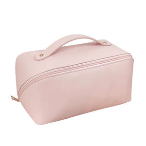Nueva llegada, bolsa de maquillaje de moda con cremallera y diseño de letras, de piel sintética de alta calidad, bolsa de cosméticos portátil grande para viajes. - Product Image 4