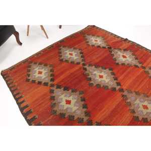 Alfombra Turca Vintage de 6x9.4 pies, Alfombra Roja con Estampado Animal - Product Image 1