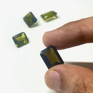 Péridot naturel émeraude taille octogone, pierres précieuses en vrac de grande taille pour la fabrication de bijoux, olivine de qualité A certifiée 5 carats et plus - Product Image 2
