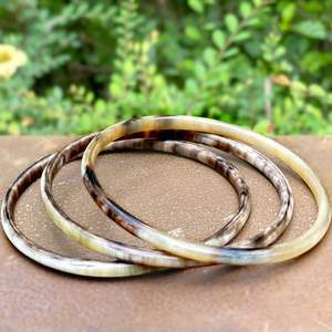 Brazalete de cuerno de búfalo y buey hecho a mano, joyería de estilo animal natural con técnica de pulido de laca - Product Image 3