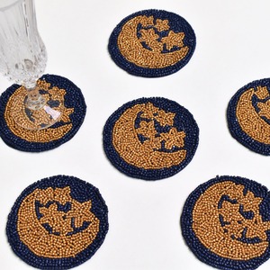 Sous-verre perlé en forme de lune Tapis de boisson élégants au design fait à la main pour la maison Table à manger Thé Café Porte-gobelet Fournisseur en gros - Product Image 3