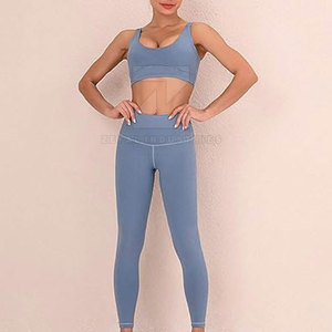 Nouveau design, ensemble de yoga pour femmes avec logo personnalisé, motif solide, léger et respirant, ensemble 2 pièces avec taille élastique et logo sur le devant - Product Image 3