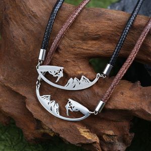 Collier pour homme en acier inoxydable avec pendentif rond creux en forme d'escalade, bijoux d'escalade, cordon en cuir épais - Product Image 4