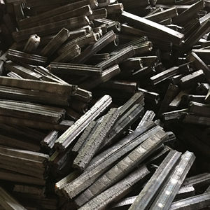 Briquetas de carbón de bambú carbonizado hechas a máquina, hechas a mano en Vietnam - Product Image 1