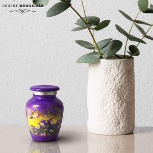 Urne souvenir colibri pour cendres Mini urne de crémation violette pour femme adulte petite capacité de 3lb - Product Image 2