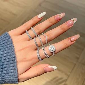 Anillo de Compromiso y Matrimonio de Media Eternidad con Diseño Curvo en Forma de V, con Piedra de Moissanita VVS1, Joyería para Mujer - Product Image 6