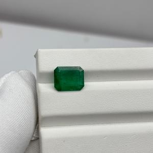 Émeraude naturelle de 2,79 carats, 11x8 mm, octogone facetté, pierre en vrac, vente en gros, pierre précieuse d'émeraude naturelle pour la fabrication de bijoux au prix d'usine - Product Image 1
