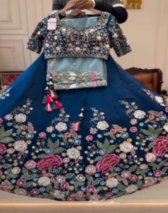 Lehenga choli ผ้าไหมซาตินปักเลื่อมงานแฟชั่นอินเดียคอลเลกชันฤดูร้อนปากีสถานรวมถึงผ้าใบแคนแคนแคนวาส - Product Image 1