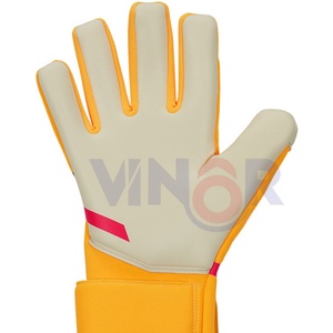 Gants de gardien de but confortables, couleur et design personnalisés, en cuir, vêtements d'entraînement de football, gants de gardien de but de football, service OEM - Product Image 5